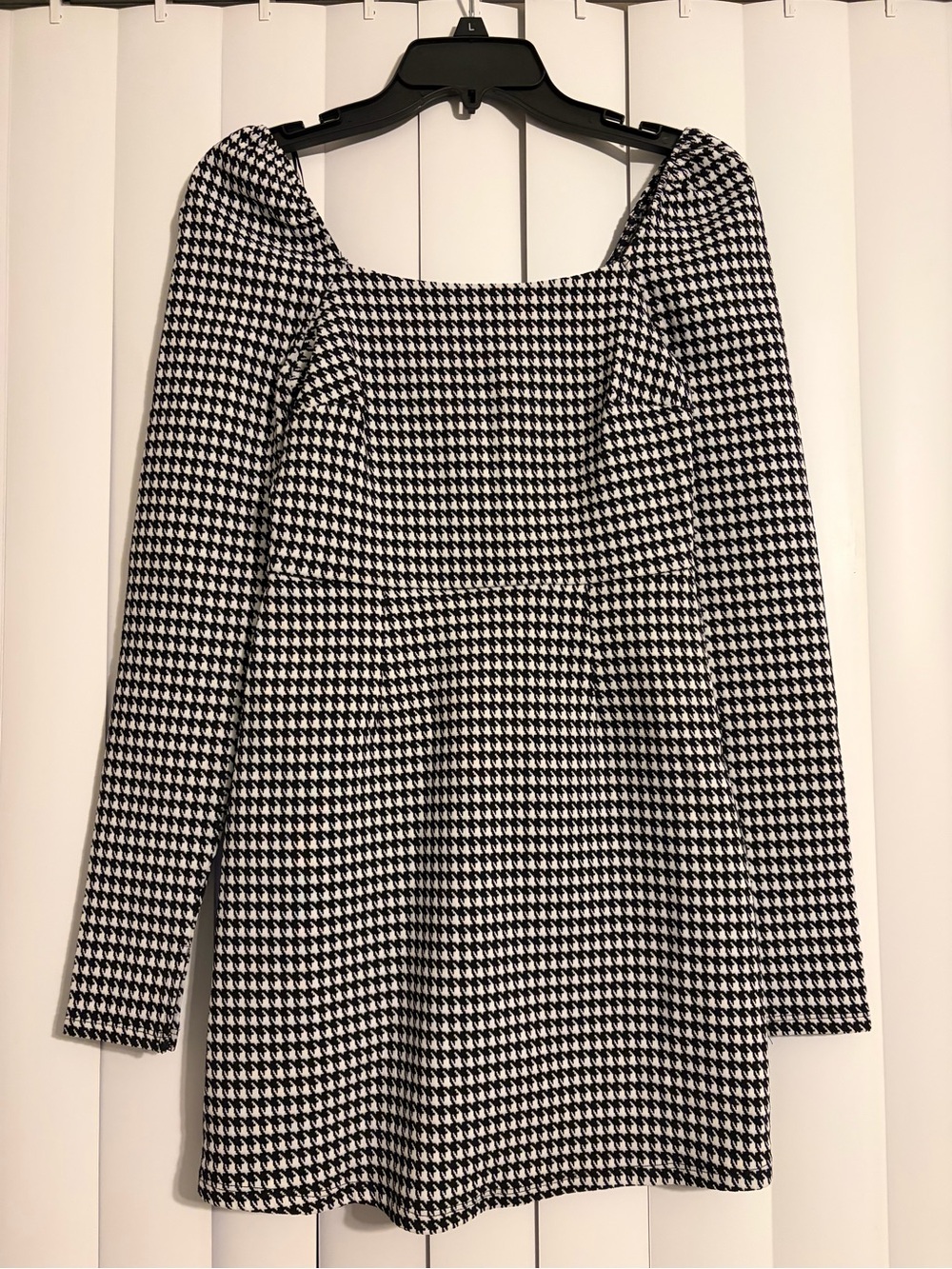 miami Black and White Houndstooth Long Sleeve Square Neck Dress